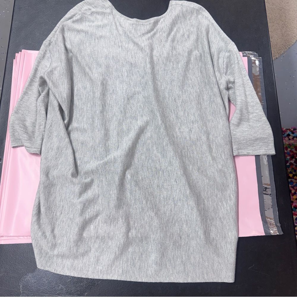 Kerisma Raven V neck Sweater with Center-Seam and 3/4 length sleeves-
M/L - Picture 3 of 6